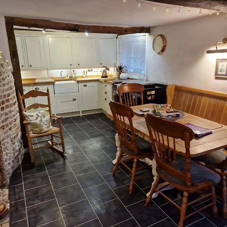 Delightful 3Bed Thatched Cottage สต็อคบริดจ์ ภายนอก รูปภาพ